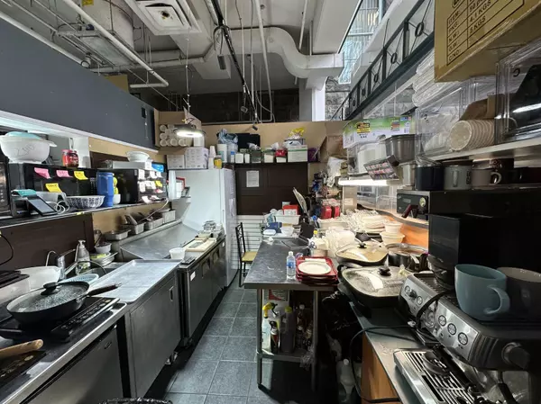 Vancouver, BC V5Z 3X7,555 W 12th AVE #8