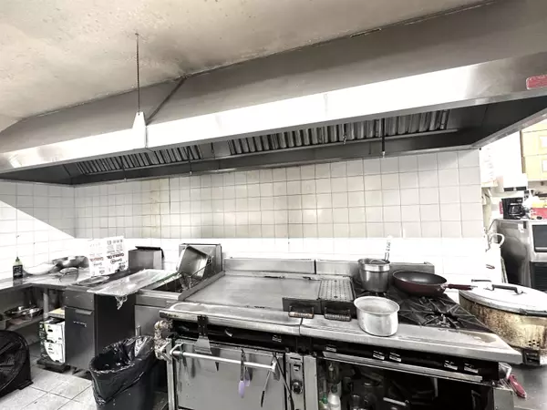 Surrey, BC V4A 5A4,2385 King George BLVD