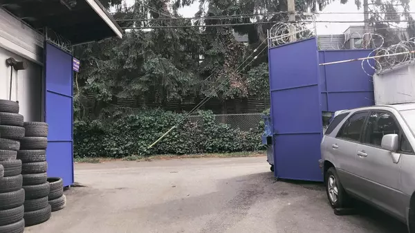 550 E Hastings ST, Vancouver, BC V6A 1P8