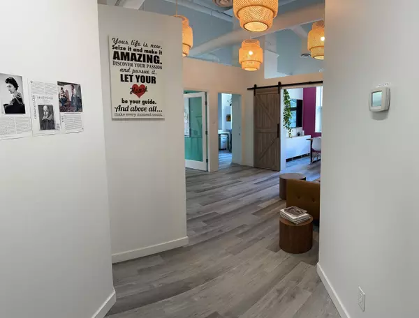 Vancouver, BC V6B 1V5,515 W Pender ST #240