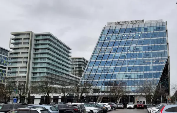 Richmond, BC V6Y 0L4,6388 No. 3 RD #540