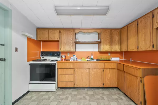 Hope, BC V0X 1L0,841 4th AVE