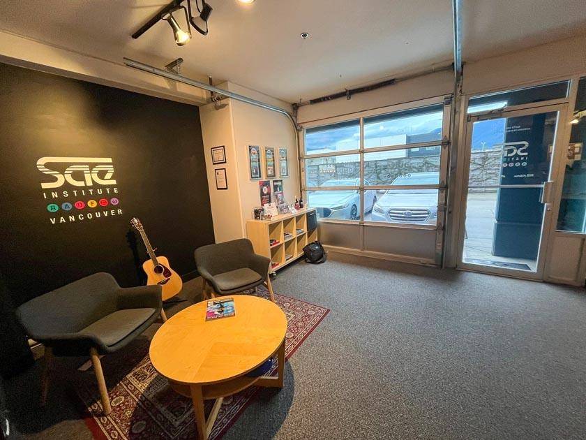 North Vancouver, BC V7P 3T2,998 Harbourside DR #120