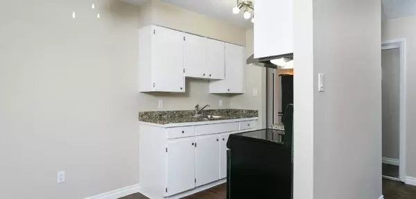 New Westminster, BC V3M 3K9,329 Seventh ST