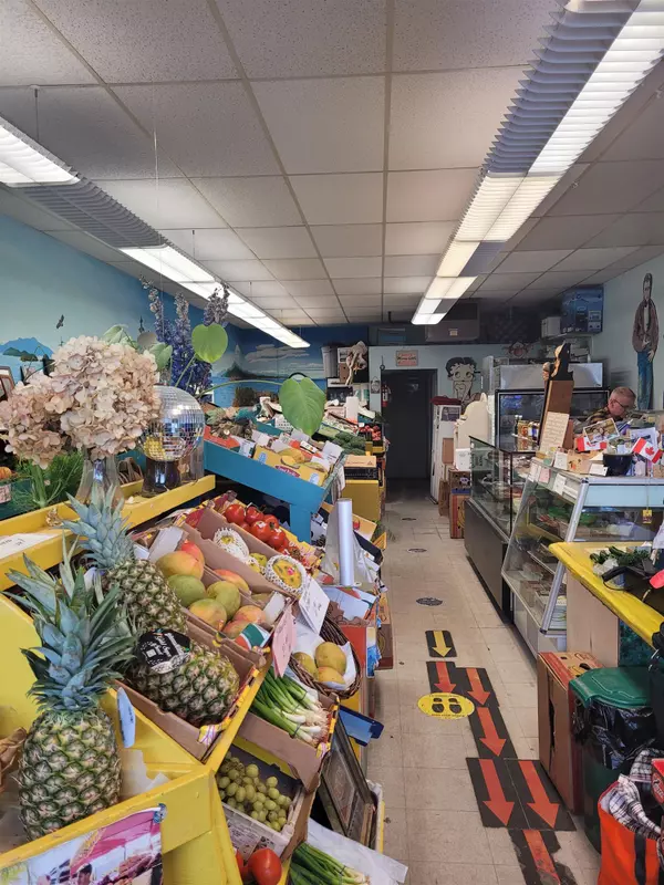 White Rock, BC V4B 3Y9,1257 Johnston ST