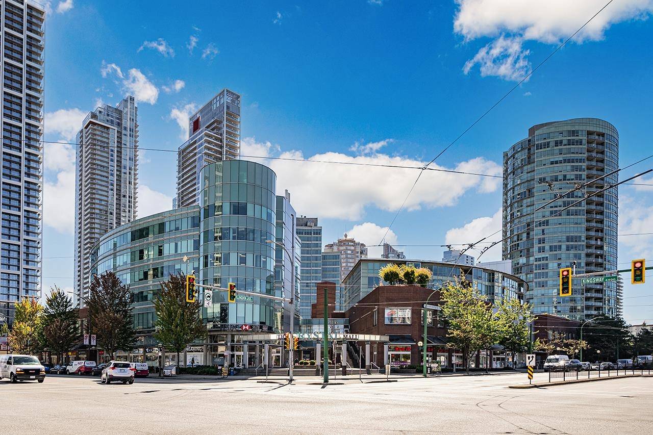 Burnaby, BC V5H 4T9,4538 Kingsway #401
