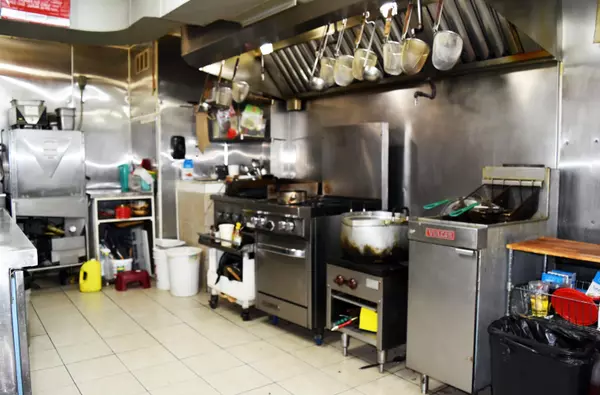 5694 Dolphin ST Sechelt, BC V0N 3A0