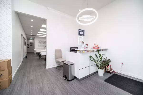 Vancouver, BC V5N 2S3,1726 Kingsway ST