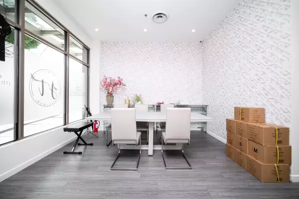 Vancouver, BC V5N 2S3,1726 Kingsway ST