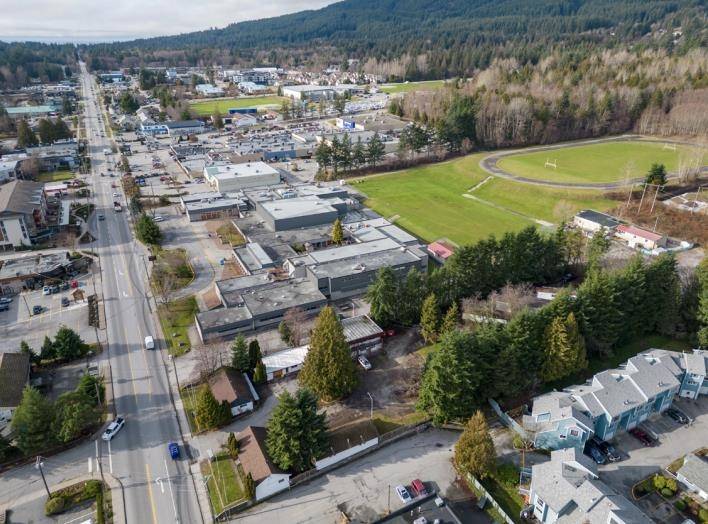 Gibsons, BC V0N 2W1,826 Gibsons WAY