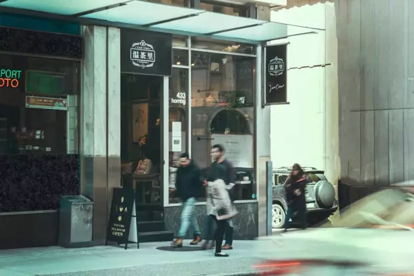 Vancouver, BC V6C 2Y2,433 Hornby ST