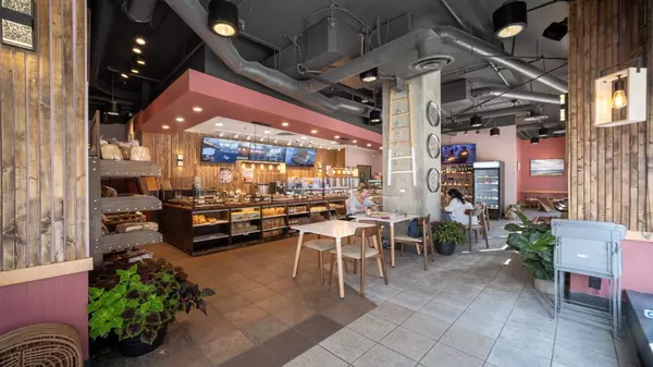 Vancouver, BC V0V 0V0,2088 Confidential ST