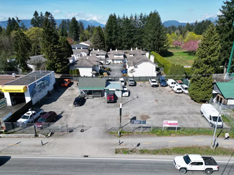 21283 Lougheed HWY, Maple Ridge, BC V2X 2R6