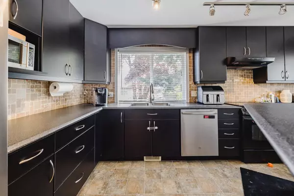 Chilliwack, BC V2R 4C7,45821 Thomas RD #1 & 2