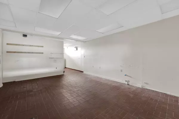 Sechelt, BC V0N 3A0,5651 Cowrie ST #Unit B