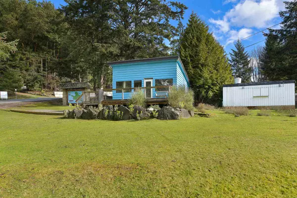 492 Dalton DR, Mayne Island, BC V0N 2J2