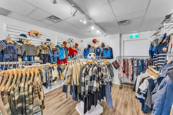 Vancouver, BC V6K 2E9,2581 W Broadway