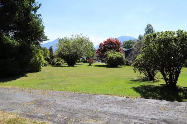 41591 Government RD Squamish, BC V0N 1H0