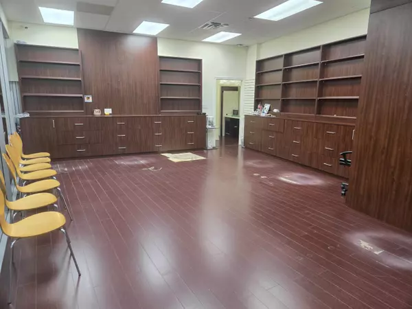 Burnaby, BC V5H 2A9,4500 Kingsway #1631