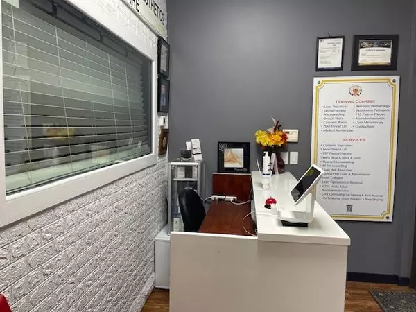 Port Coquitlam, BC V3B 2X7,2228 Mcallister AVE #103