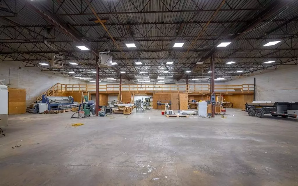 Abbotsford, BC V2T 6A5,2031 Paramount CRES