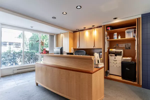 White Rock, BC V4B 2L2,15260 Thrift AVE