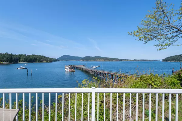 400 Fernhill RD Mayne Island, BC V0N 2J0