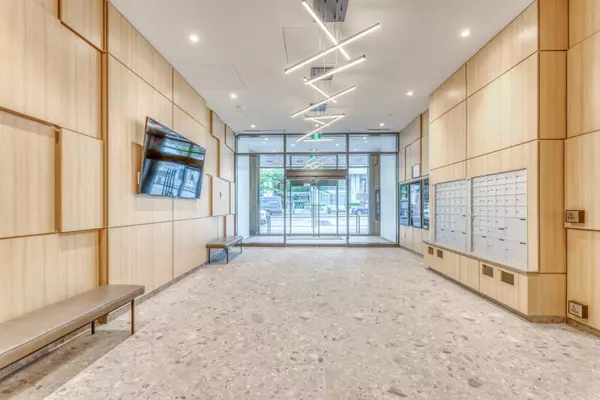 2992 Glen DR #701 Coquitlam, BC V3B 0A3