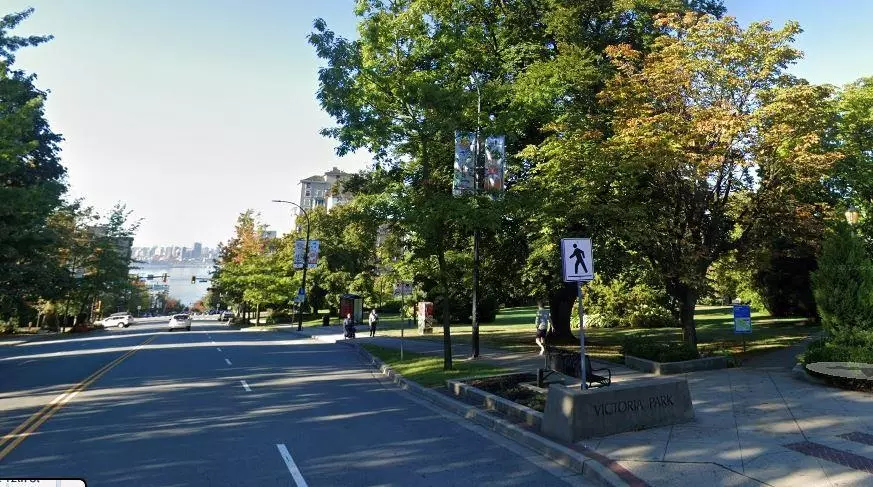 North Vancouver, BC V7M 2G9,751 Lonsdale AVE
