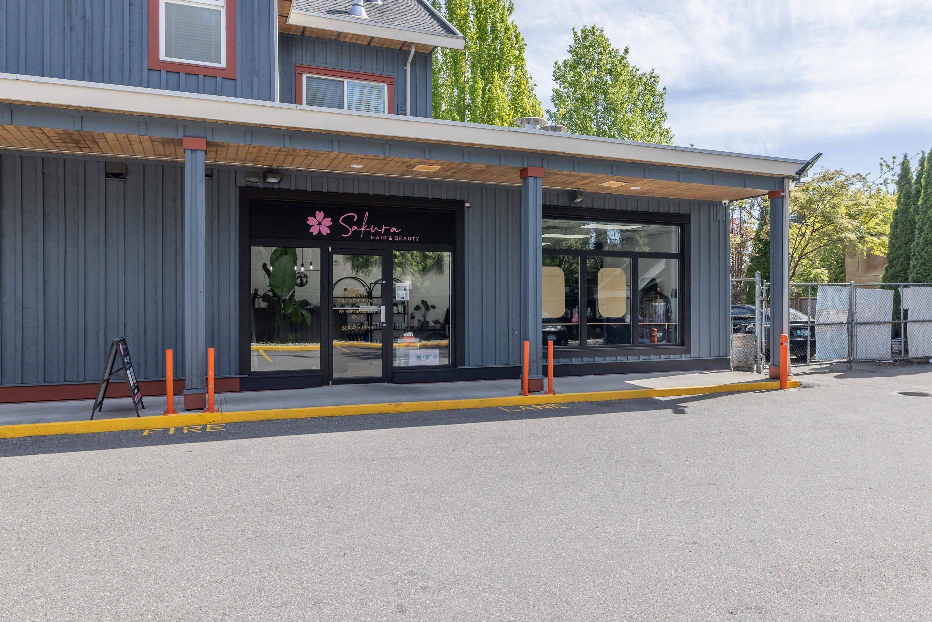 Surrey, BC V3R 5G1,13916 Grosvenor RD