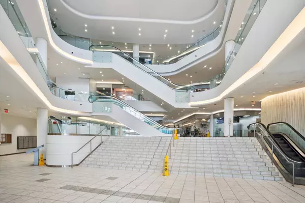 Richmond, BC V6X 0J8,4000 No. 3 RD #5165