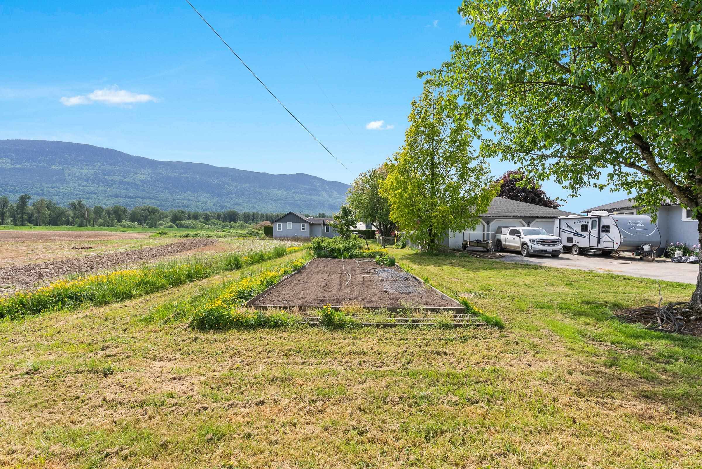 42238 Sinclair RD Sardis - Greendale, BC V2R 4N8