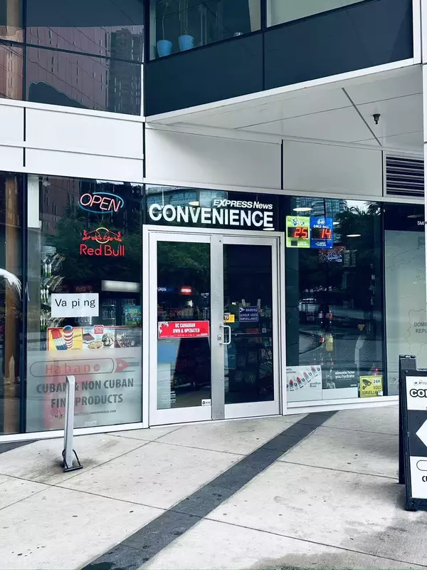 Vancouver, BC V6B 0P5,70 Smithe ST