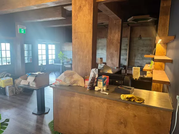 White Rock, BC V4B 1C5,15081 Marine DR