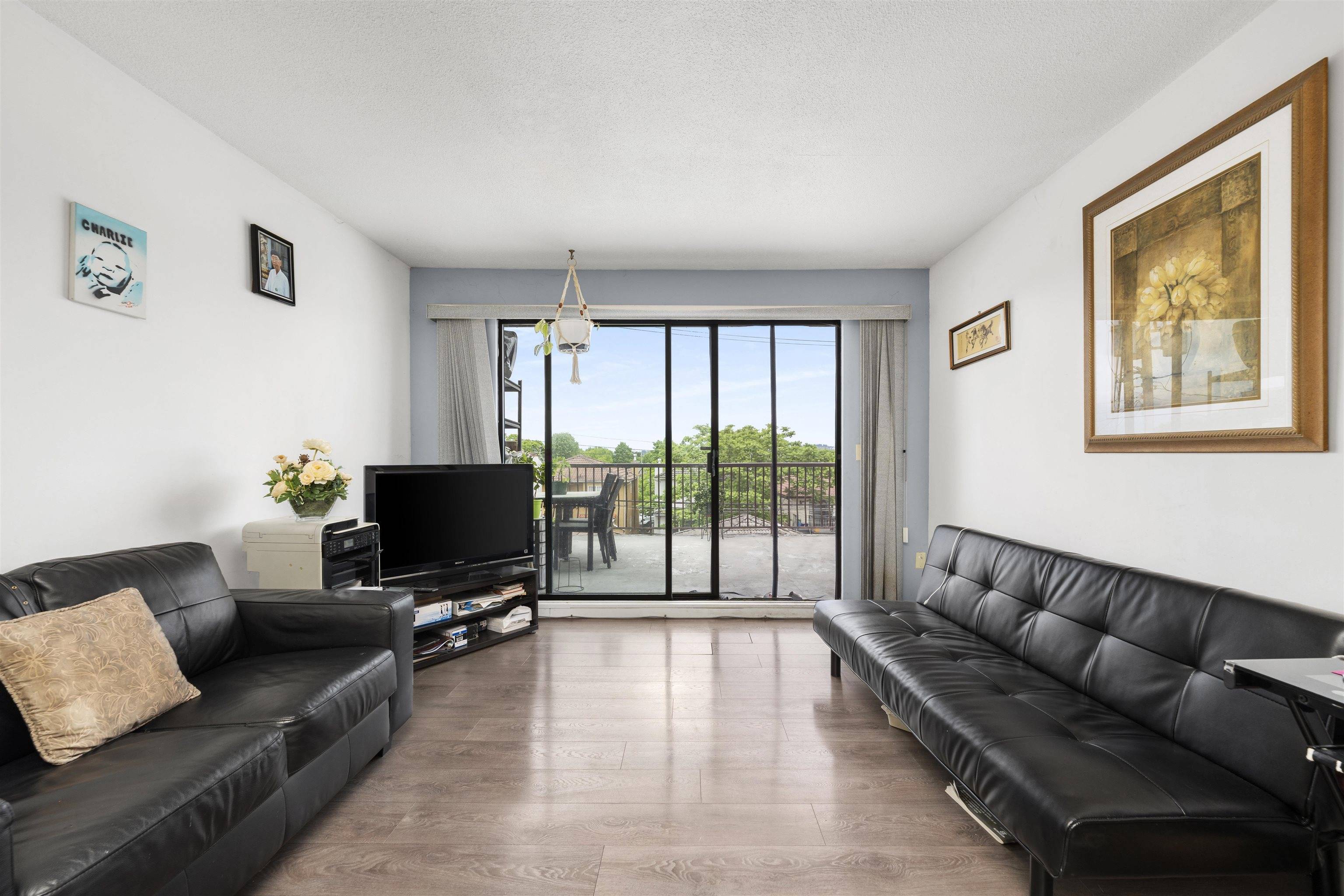 2147 Kingsway #2139 Vancouver, BC V5N 2T4