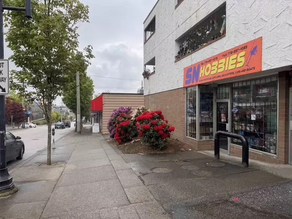 New Westminster, BC V3M 4K1,814 Twelfth ST