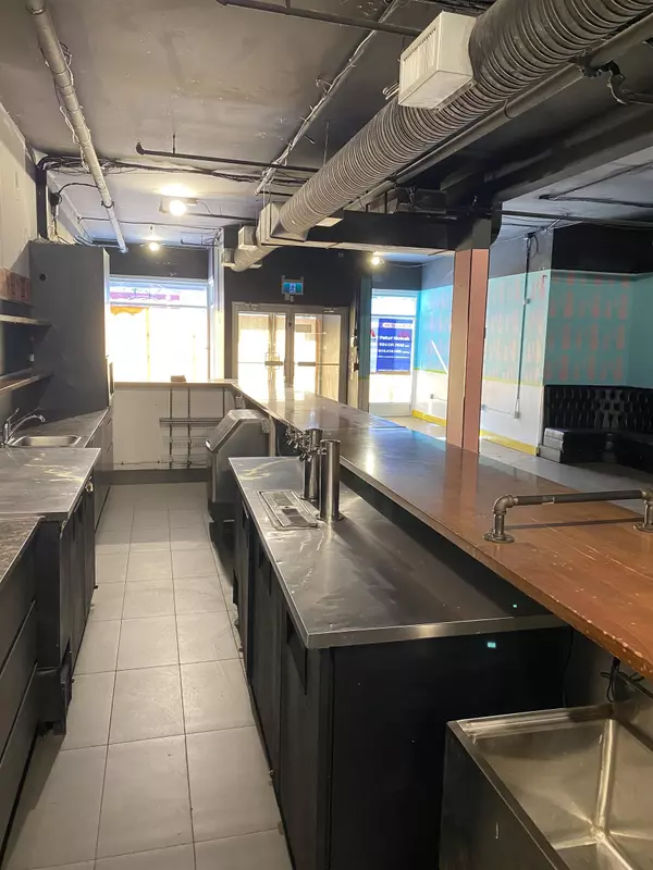 Vancouver, BC V6K 2E4,2287 W Broadway