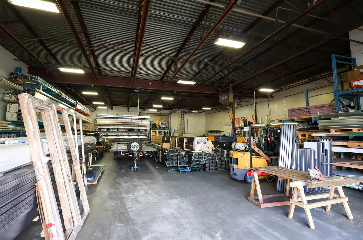 Port Coquitlam, BC V3C 1S2,1600 Kingsway AVE #D