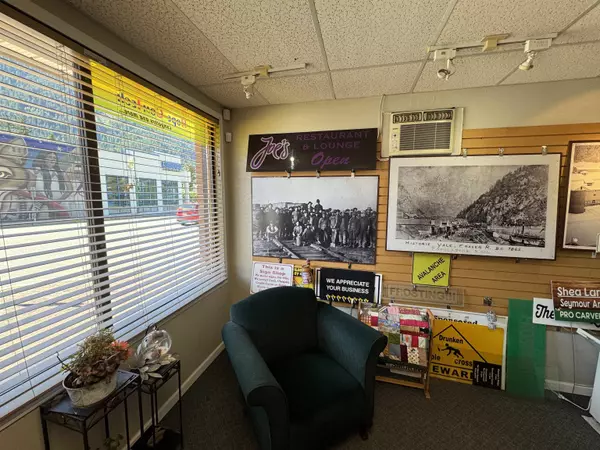 Hope, BC V0X 1L4,591 Wallace ST #A