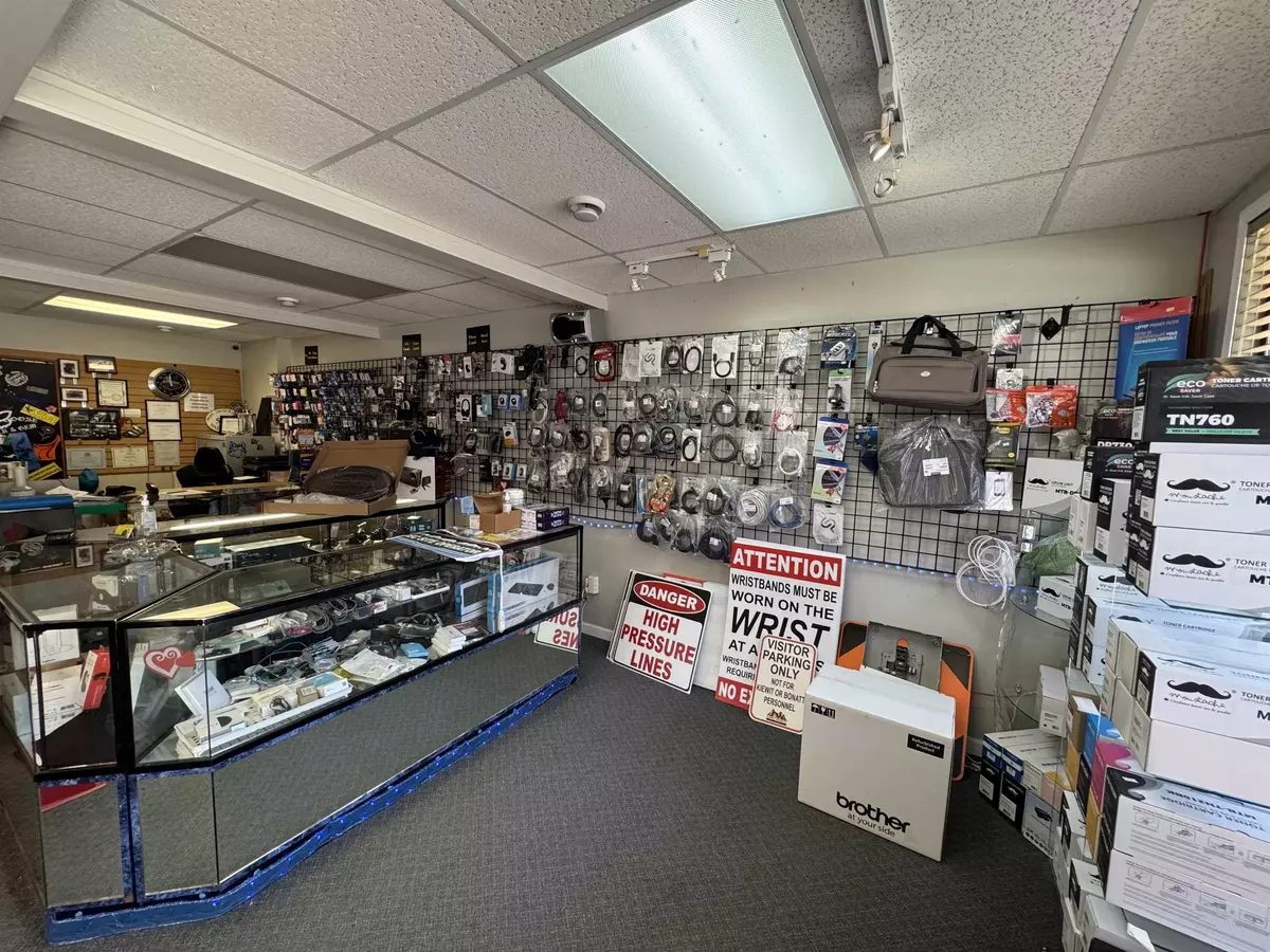 Hope, BC V0X 1L4,591 Wallace ST #A