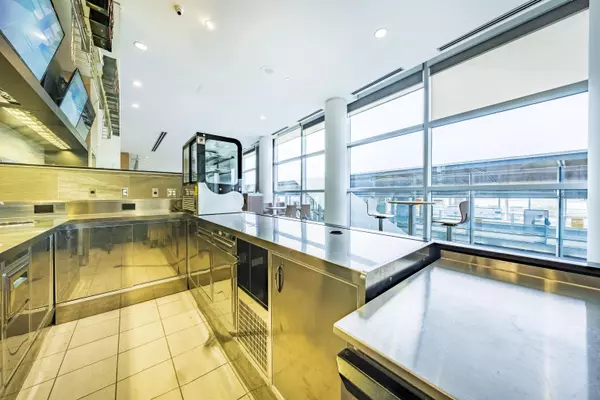 Richmond, BC V6X 0J8,4000 No. 3 RD #3315