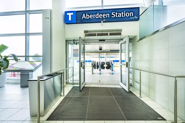 Richmond, BC V6X 0J8,4000 No. 3 RD #3315