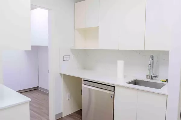 515 W Pender ST #254 Vancouver, BC V6B 6H5