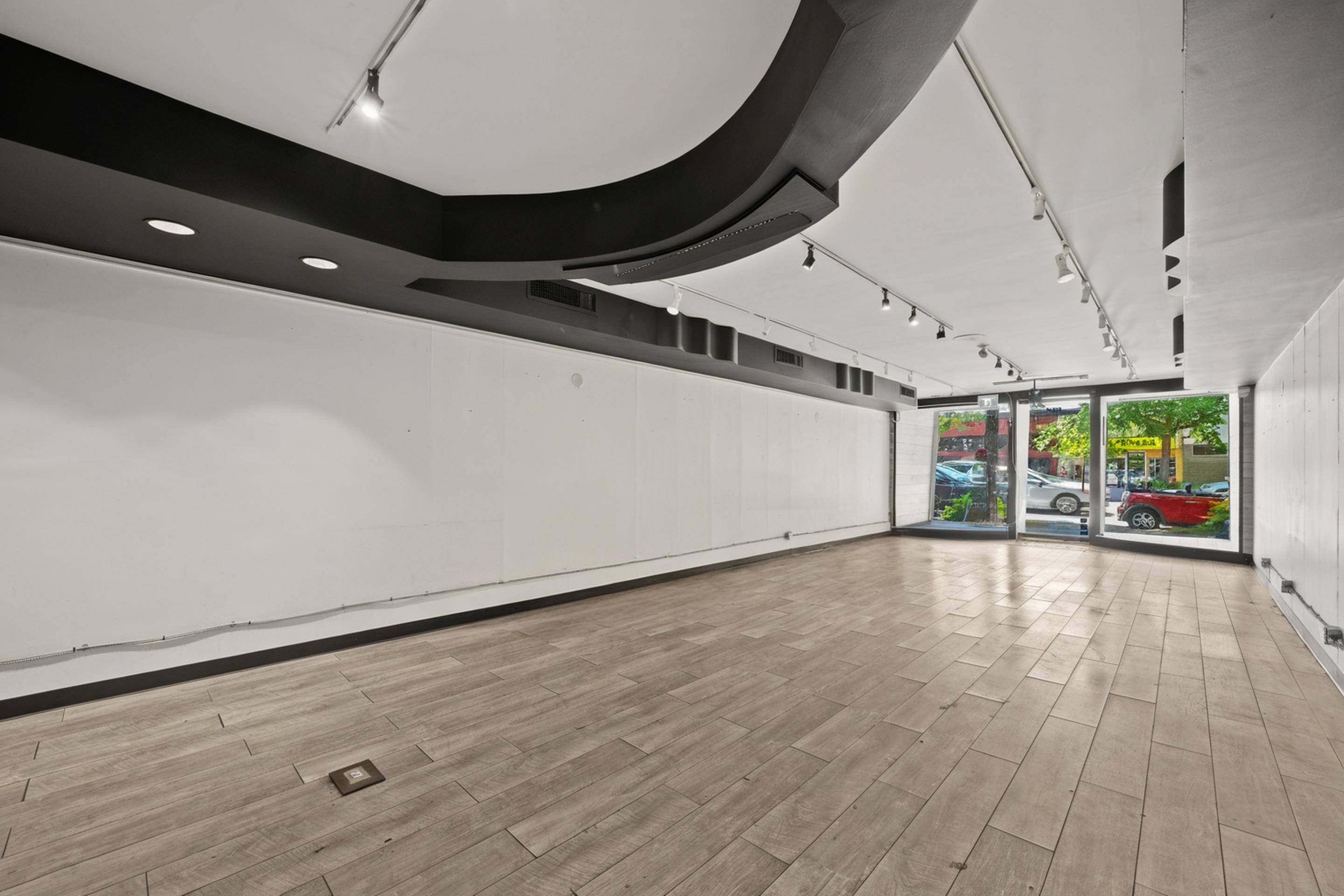Vancouver, BC V6K 2G6,2871-2873 W Broadway