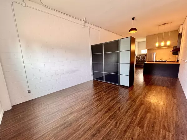 Gibsons, BC V0N 1V8,626 Shaw RD #3