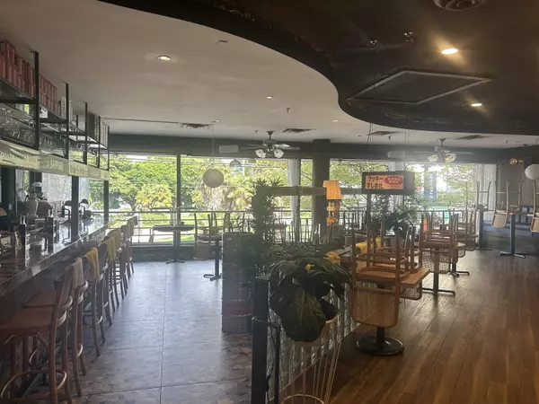 1184 Denman ST #203, Vancouver, BC V6G 1W2