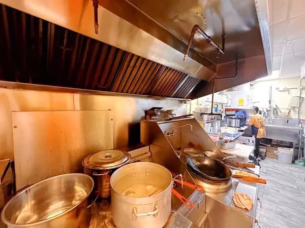 Richmond, BC V6X 3Z8,8888 Odlin CRES #2205