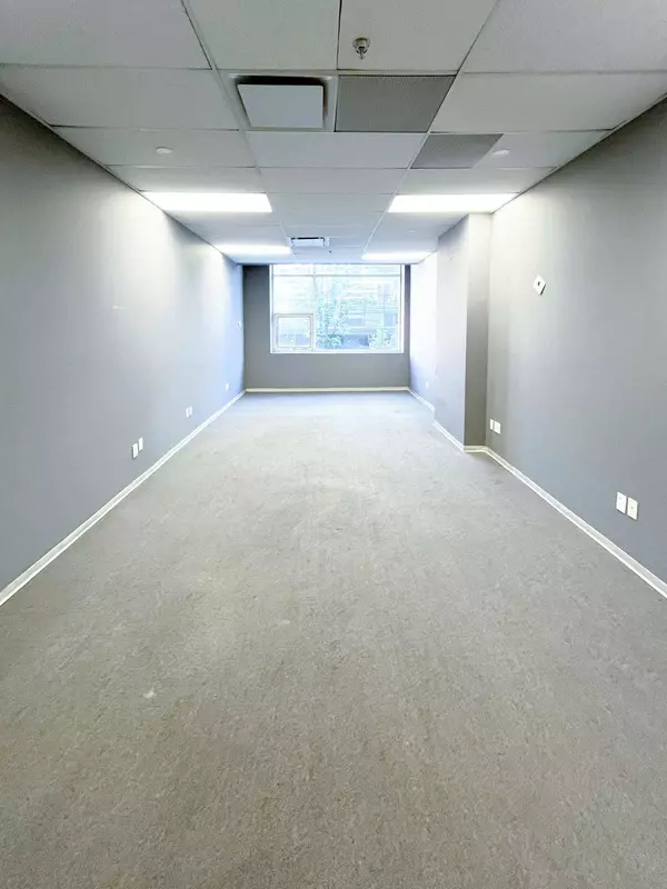 Vancouver, BC V6B 6H5,515 W Pender ST #237