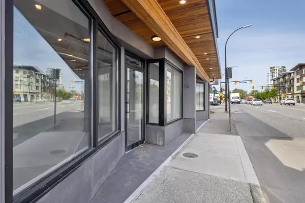 North Vancouver, BC V7P 1V1,1635 Marine DR