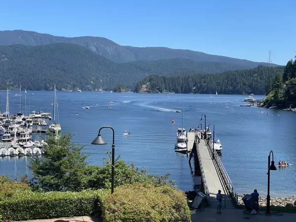 4390 Gallant AVE #106C North Vancouver, BC V7G 1L2